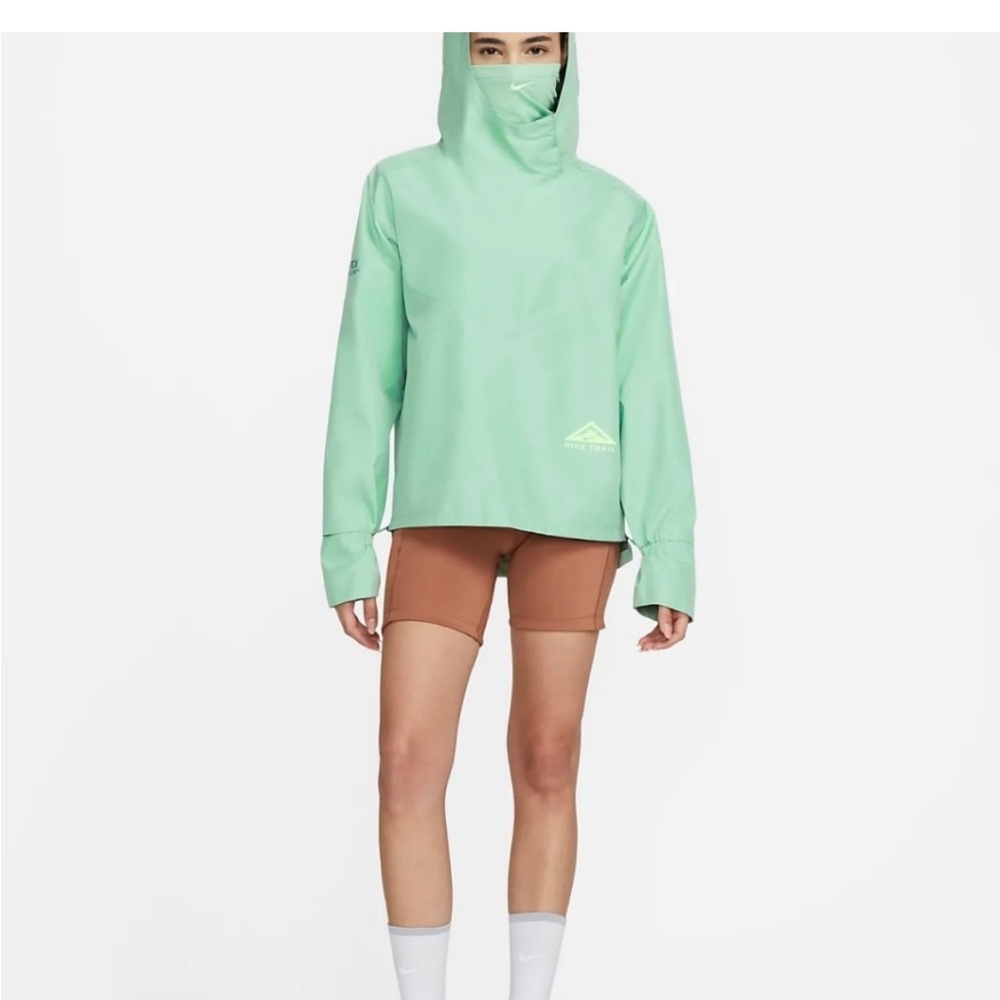 Nike gore-Tex infinium jacket size women’s Med